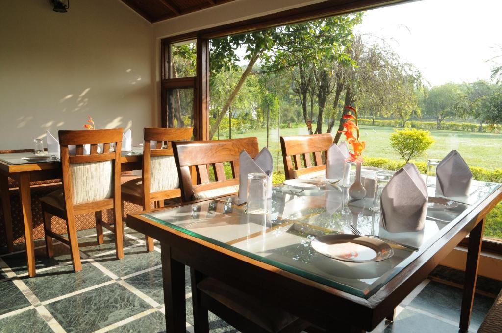 Hôtel Naturoville Ayurvedic And Yoga Retreat à Rishīkesh Extérieur photo