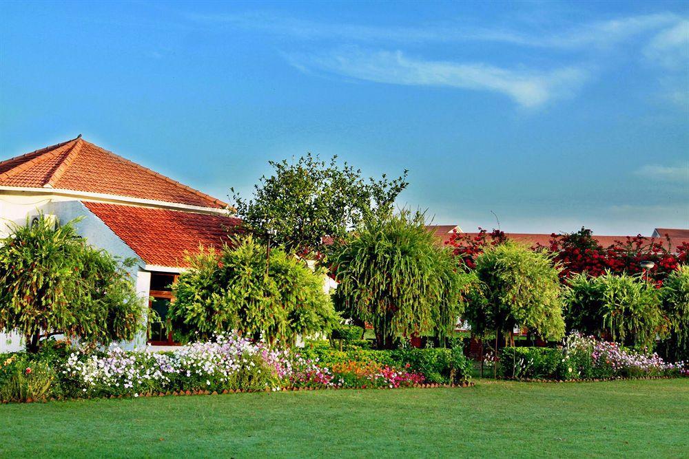 Hôtel Naturoville Ayurvedic And Yoga Retreat à Rishīkesh Extérieur photo