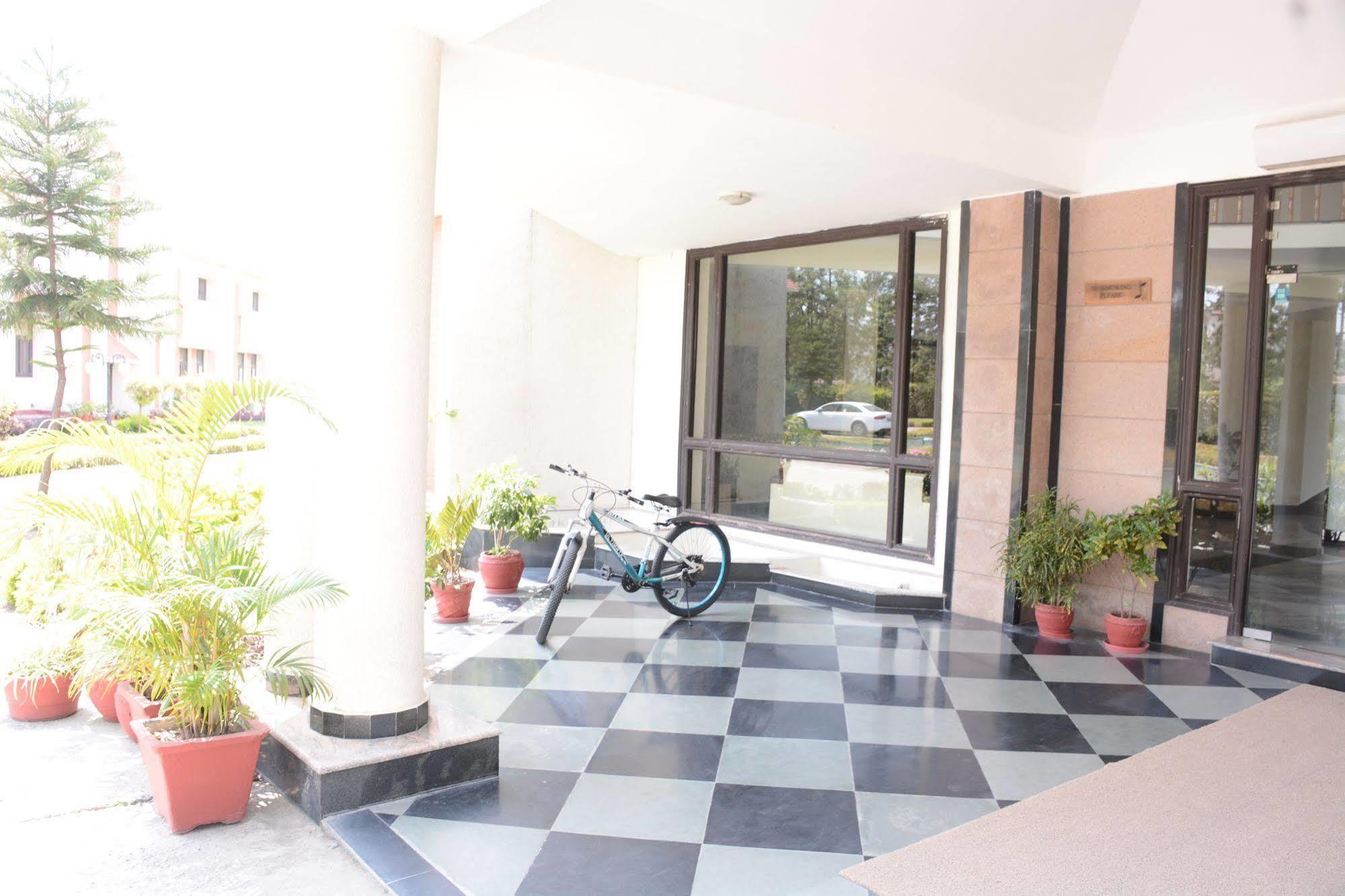 Hôtel Naturoville Ayurvedic And Yoga Retreat à Rishīkesh Extérieur photo