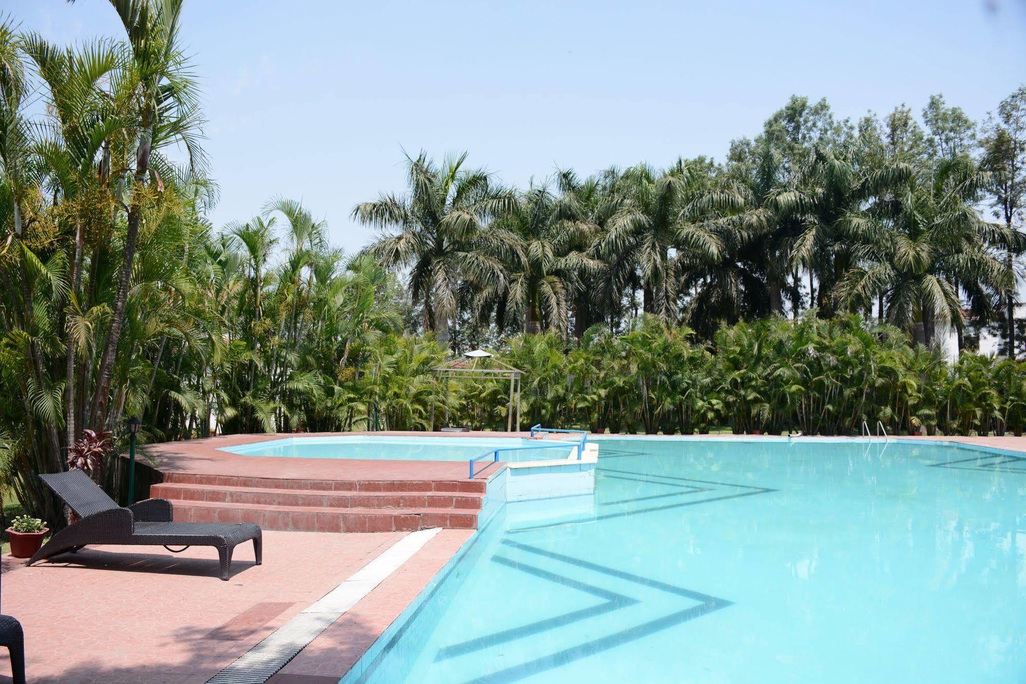 Hôtel Naturoville Ayurvedic And Yoga Retreat à Rishīkesh Extérieur photo