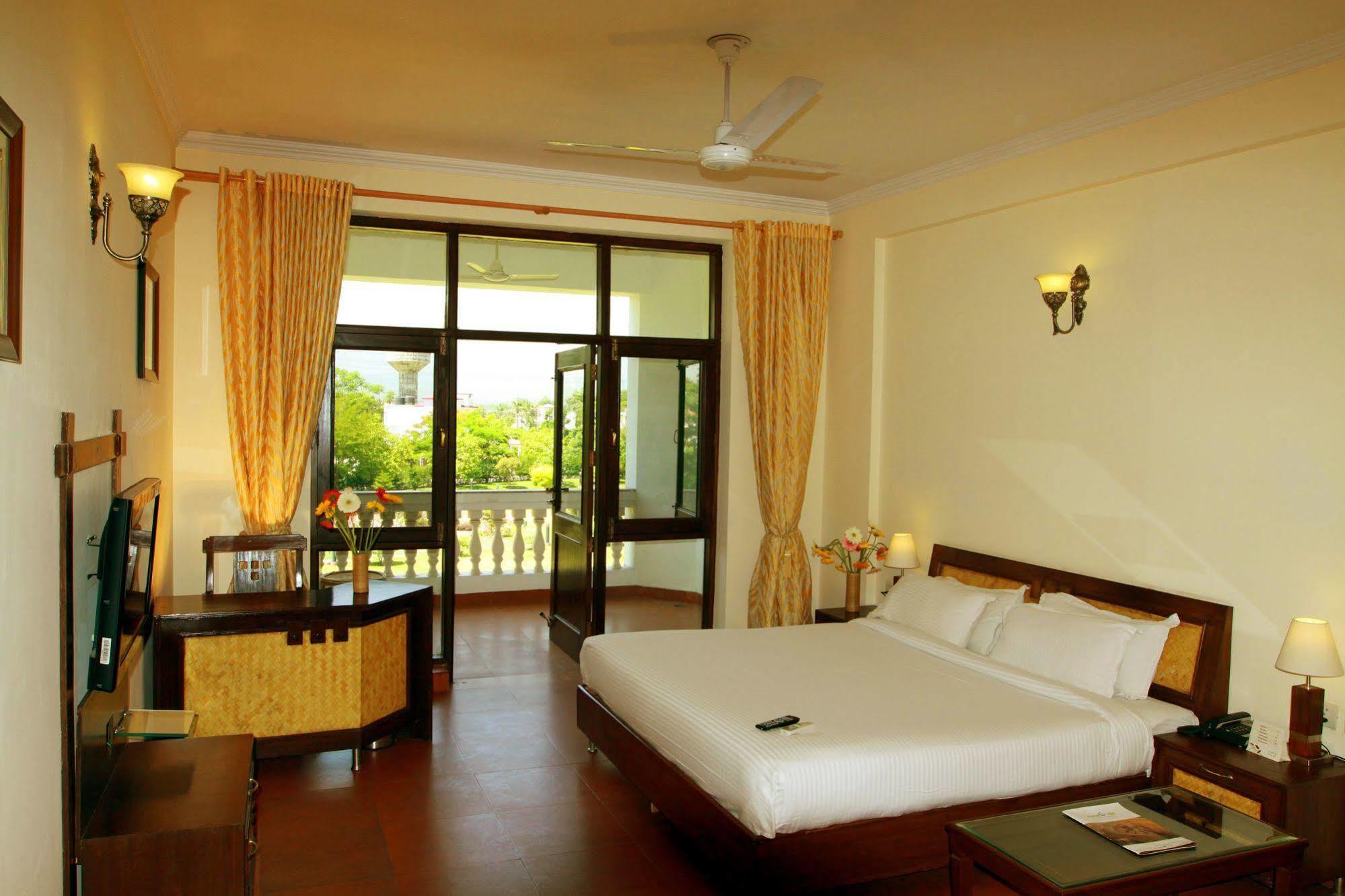 Hôtel Naturoville Ayurvedic And Yoga Retreat à Rishīkesh Extérieur photo