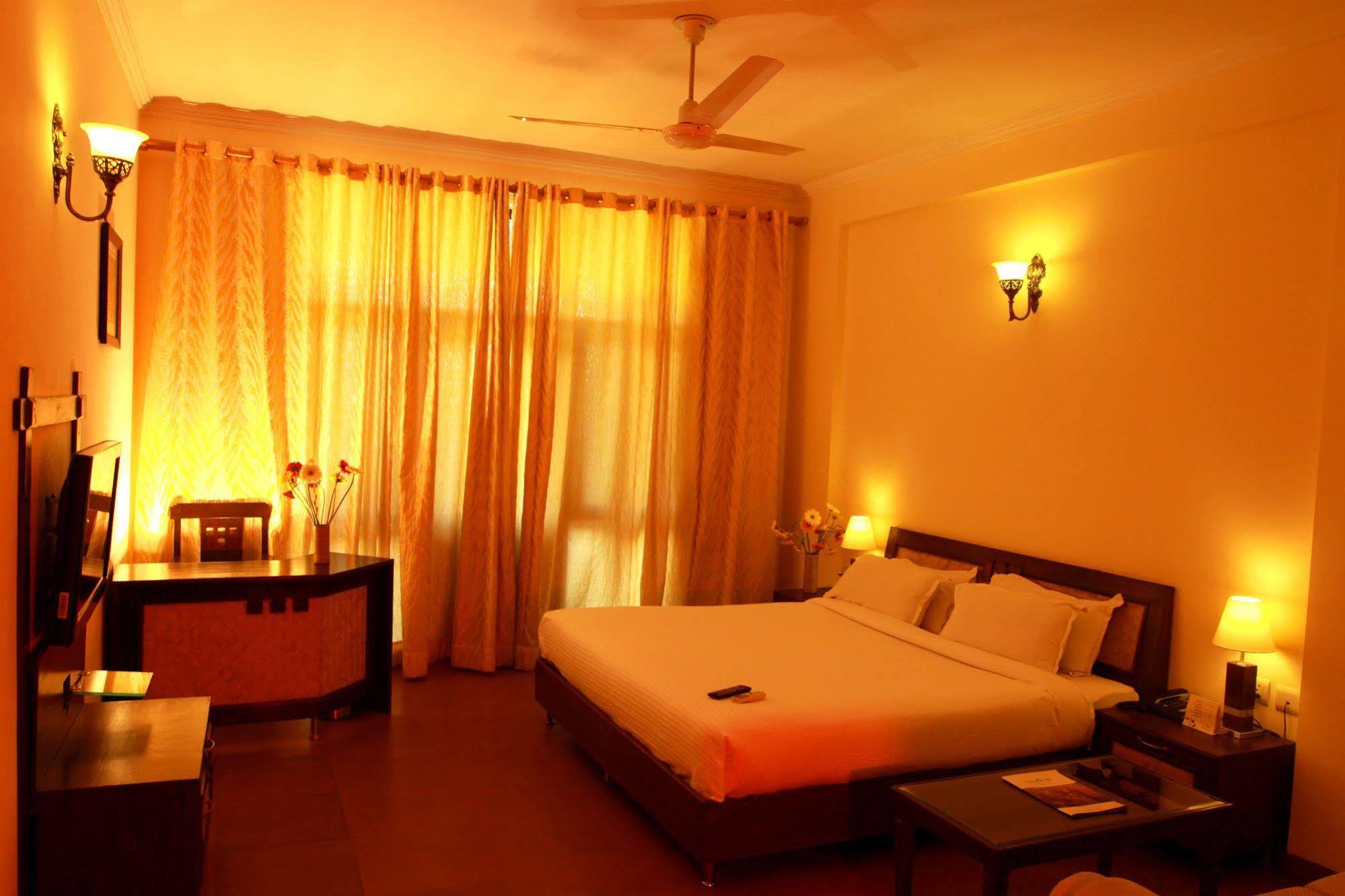 Hôtel Naturoville Ayurvedic And Yoga Retreat à Rishīkesh Extérieur photo