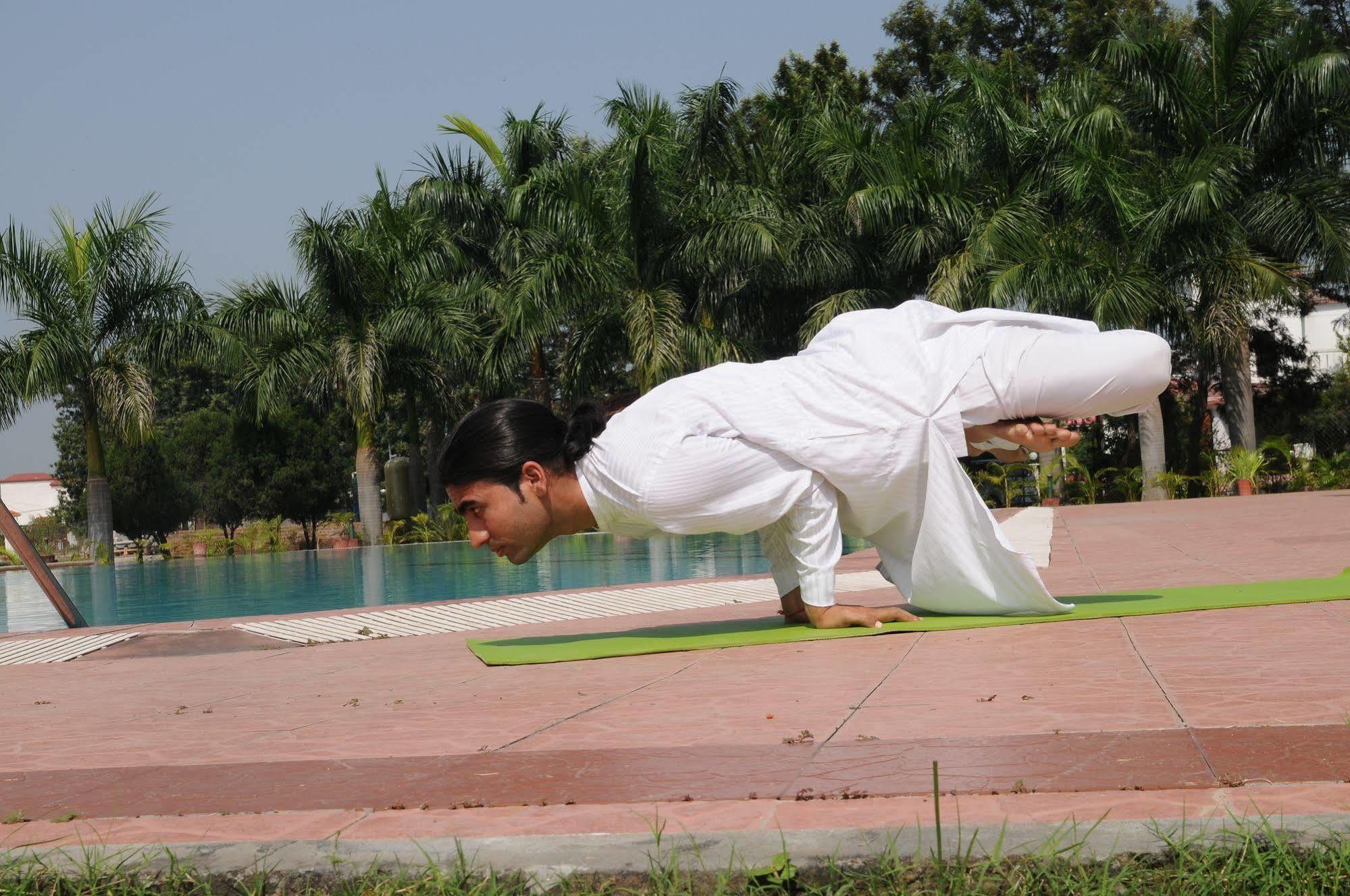 Hôtel Naturoville Ayurvedic And Yoga Retreat à Rishīkesh Extérieur photo